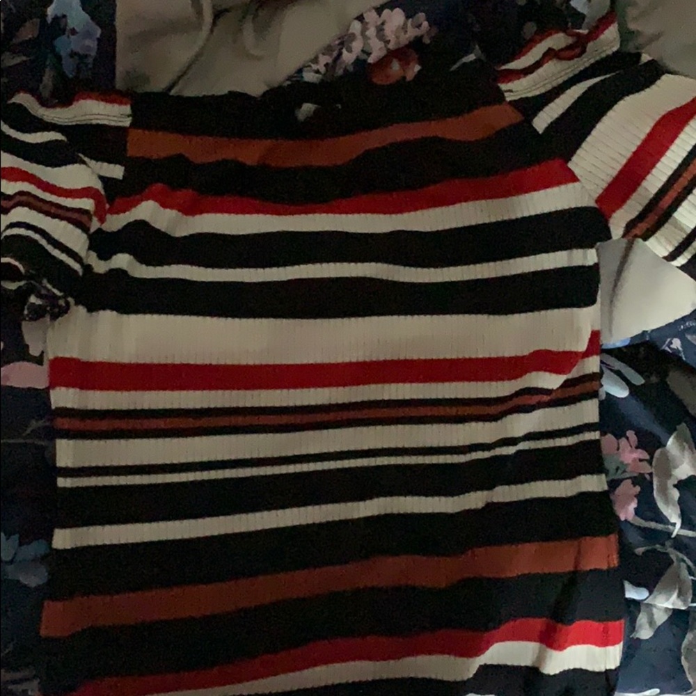 Women’s cropped top